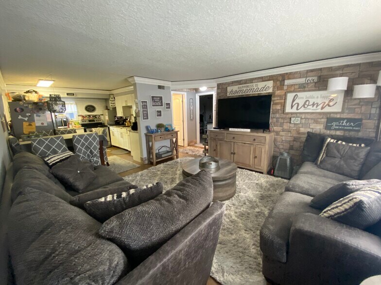 More Photos Of 8051 Ulmerton Rd, Largo Office For Sale