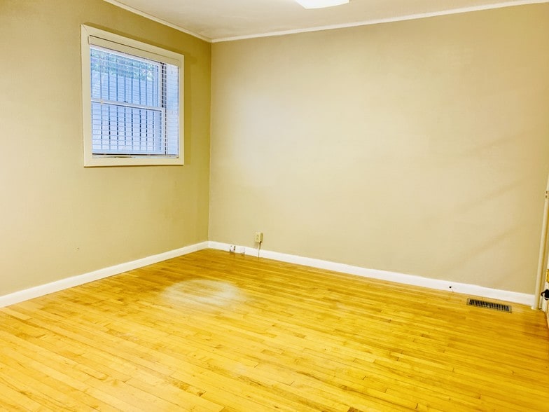 More Photos Of 118 E Mobile St, Florence Loft Creative Space For Lease