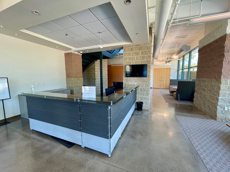 More Photos Of 201 Prairie Heights Dr, Verona Research And Development For Sale