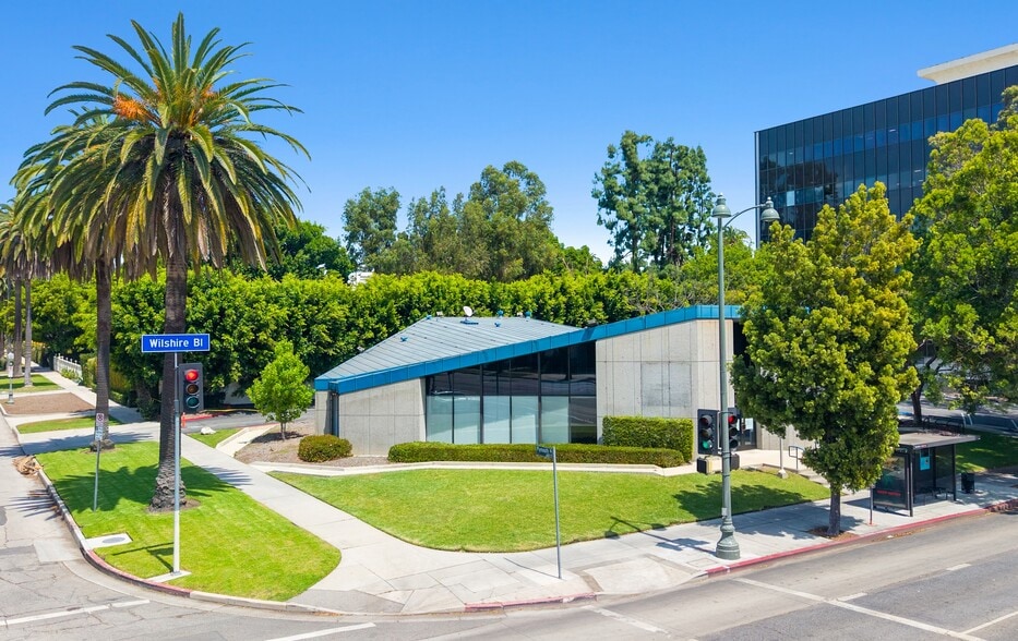 Primary Photo Of 4333 Wilshire Blvd, Los Angeles Freestanding For Sale