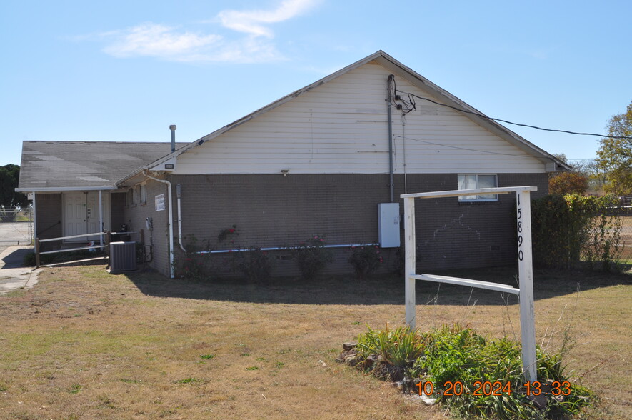 Primary Photo Of 15890 E Pine St, Tulsa Office For Sale