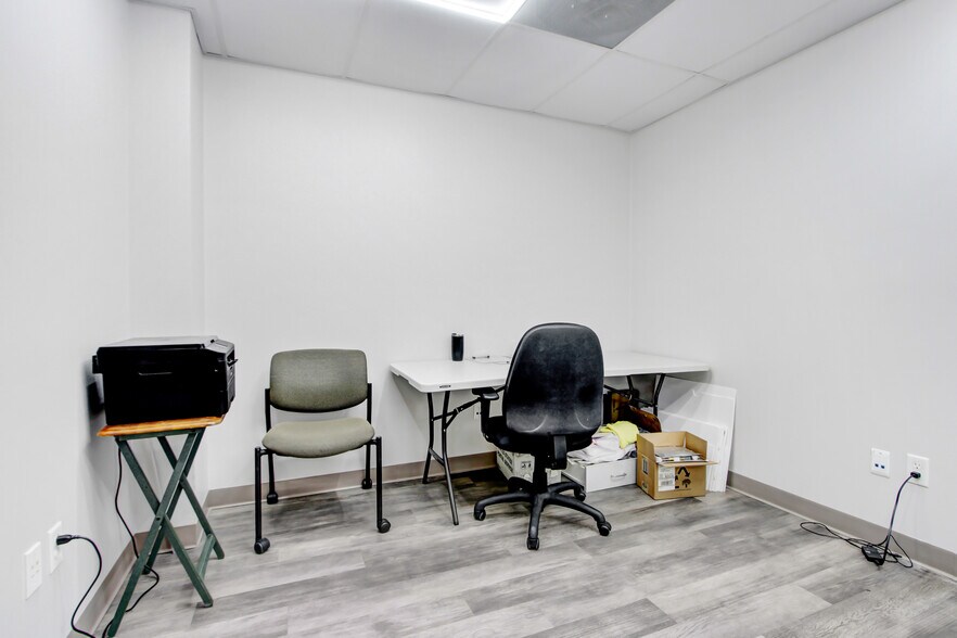 More Photos Of 9041 Magnolia Ave, Riverside Medical For Lease