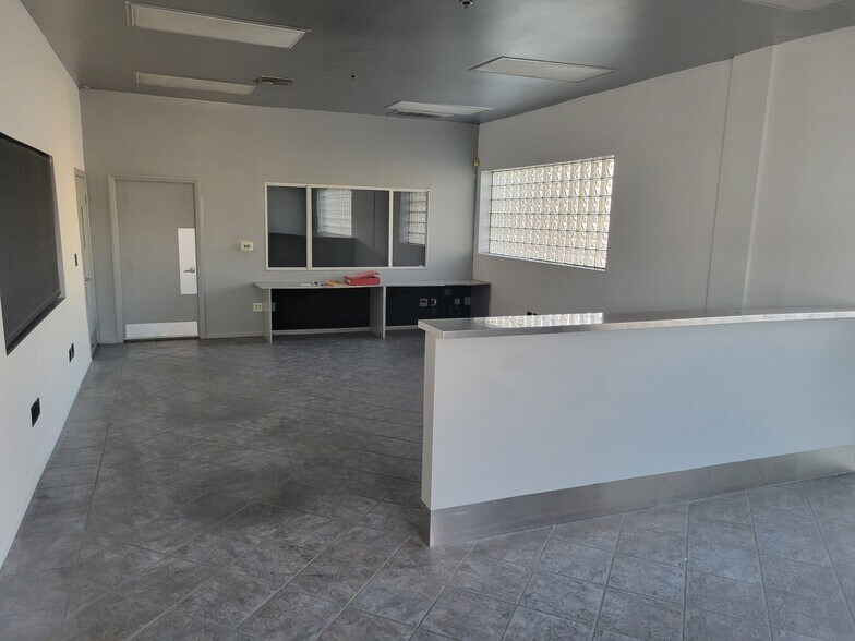 More Photos Of 2001 S La Cienega Blvd, Los Angeles Warehouse For Sale