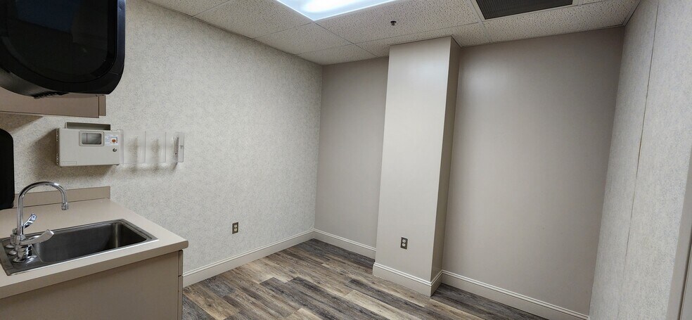 More Photos Of 200 Arh Ln, Low Moor Hospital For Sale