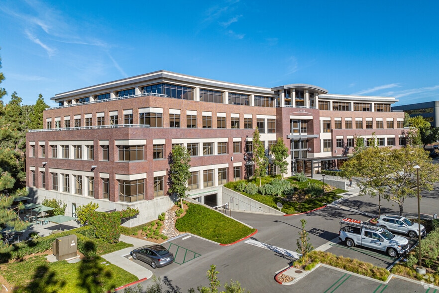 More Photos Of 12544 High Bluff Dr, San Diego Coworking Space