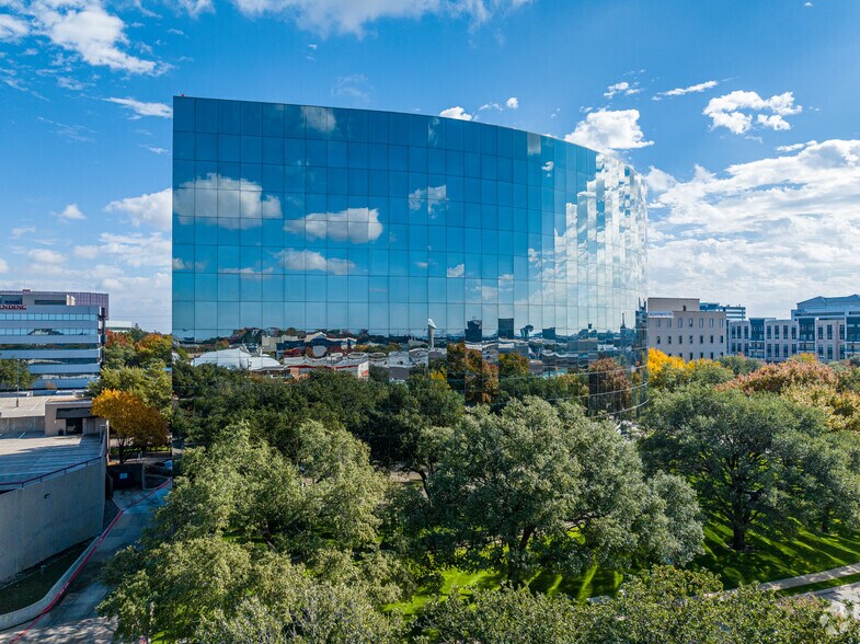 More Photos Of 14800 Landmark Blvd, Dallas Office For Lease