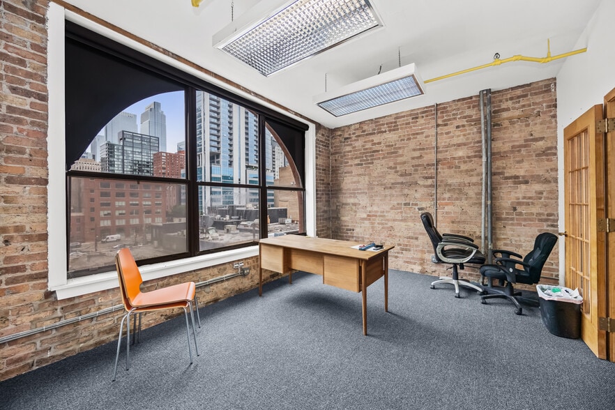 More Photos Of 222 W Ontario St, Chicago Loft Creative Space For Lease