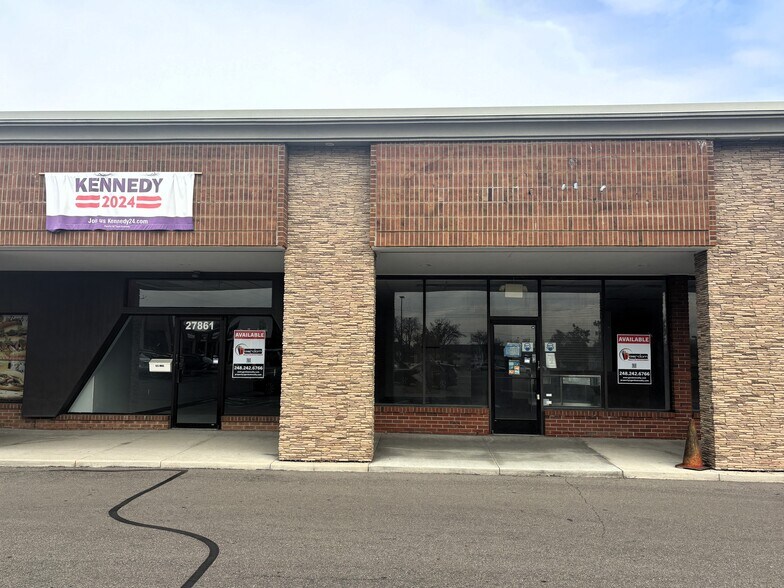 More Photos Of 27841-27909 Orchard Lake Rd, Farmington Hills Unknown For Lease