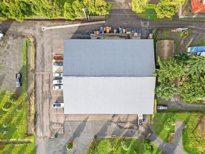 More Photos Of 33000 Tennessee, Lebanon Distribution For Sale