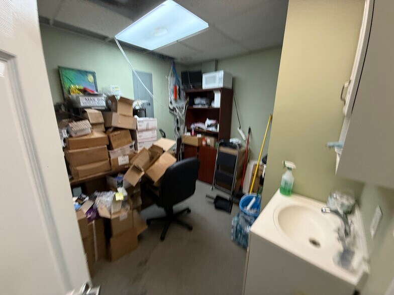 More Photos Of 1610 Central Ave, Saint Petersburg Storefront For Lease