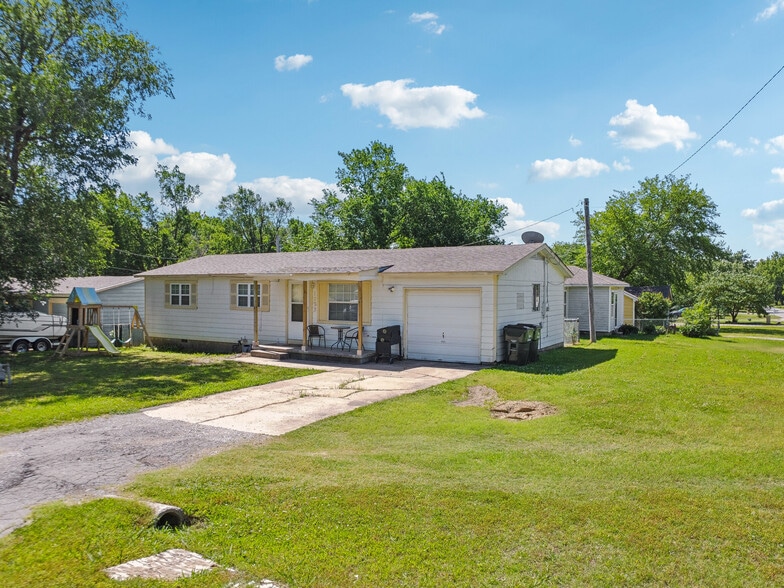 More Photos Of , Collinsville Unknown For Sale