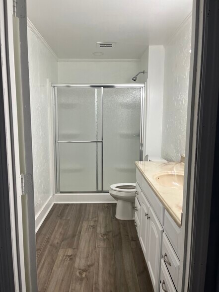 More Photos Of 149 Linden Rd, Centerville Office Residential For Sale