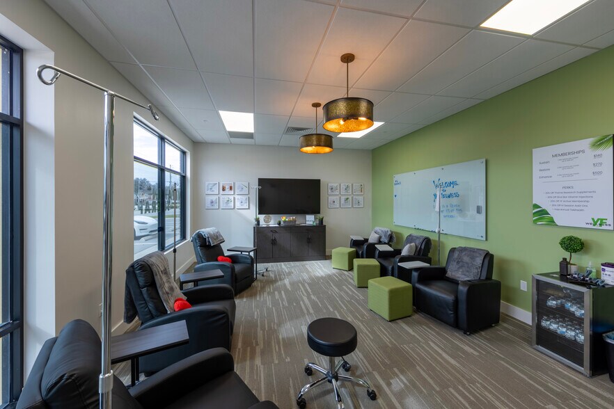 More Photos Of 3715 Drane Field Rd, Lakeland Office For Sale