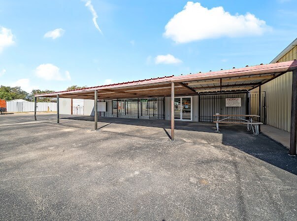 More Photos Of 908 W 3rd St, Big Spring Auto Dealership For Sale