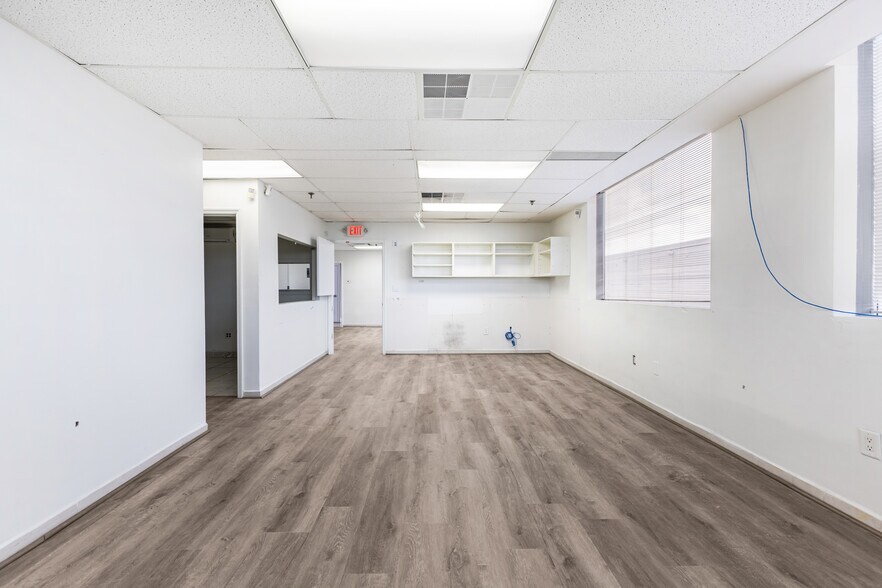 More Photos Of 5040 NW 7th St, Miami Medical For Lease