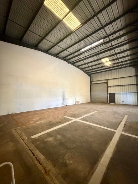More Photos Of 73-5577 Lawehana St, Kailua Kona Warehouse For Lease