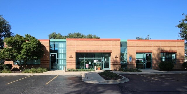 More Photos Of 661-671 E Calhoun St, Woodstock Office For Sale