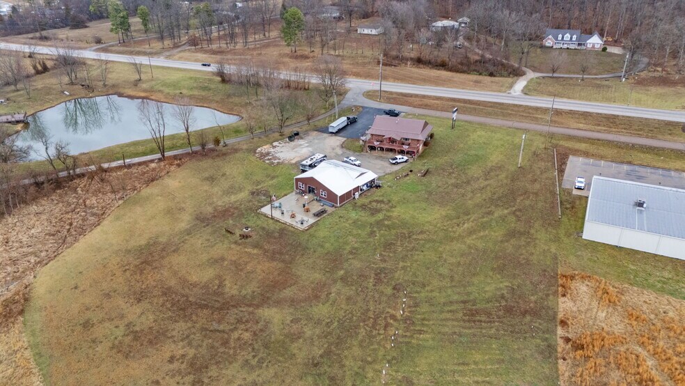 More Photos Of 714 N Saint Mary St, Pilot Knob Freestanding For Sale
