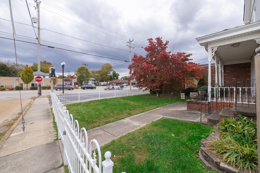 More Photos Of 664 Boulevard, Colonial Heights Office For Sale