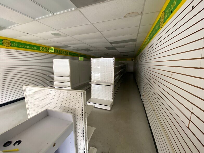 More Photos Of 1520 E Greenville St, Anderson Freestanding For Lease