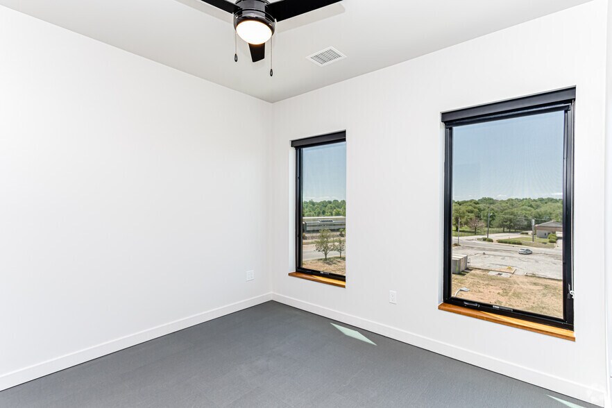 More Photos Of 202 E Emma Ave, Springdale Apartments For Lease