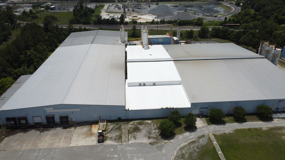 More Photos Of 2100 Line St, Brunswick Industrial For Sale
