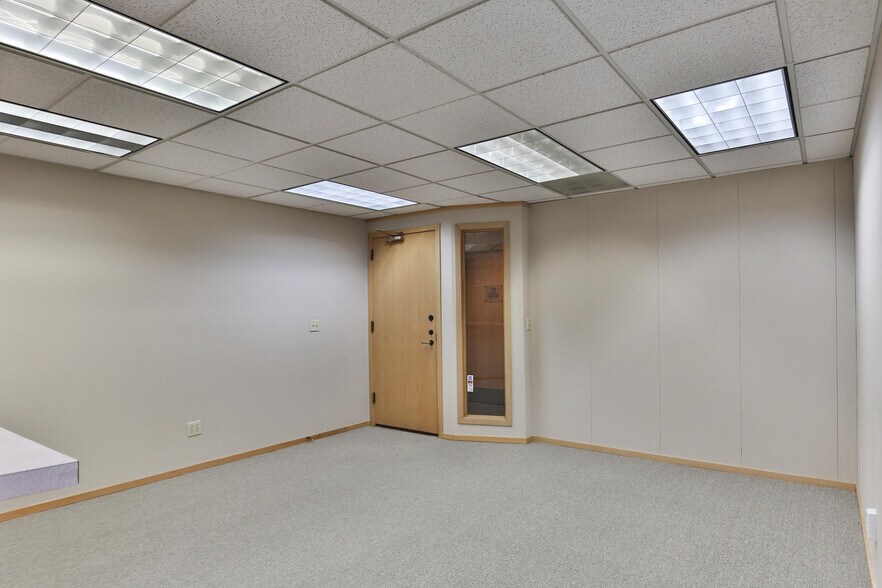 More Photos Of 14670 NE 8th St, Bellevue Medical For Lease