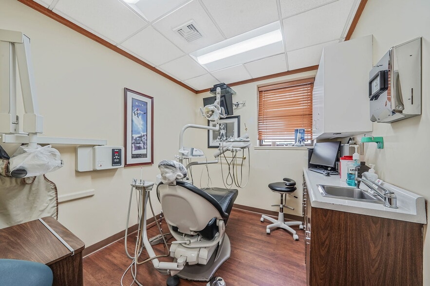 More Photos Of 203 Rockaway Ave, Valley Stream Office For Sale