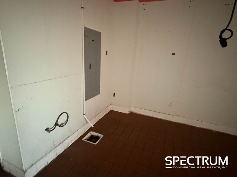 More Photos Of 12900-12902 Foothill Blvd, Sylmar Storefront For Lease