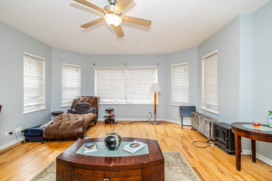 More Photos Of 7751 S Phillips Ave, Chicago Industrial For Sale