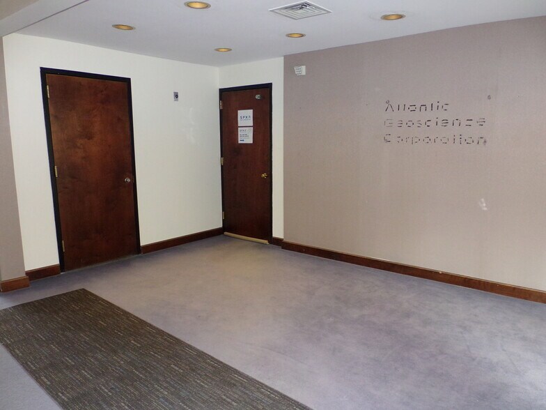 More Photos Of 401 Gilford Ave, Gilford Office For Lease