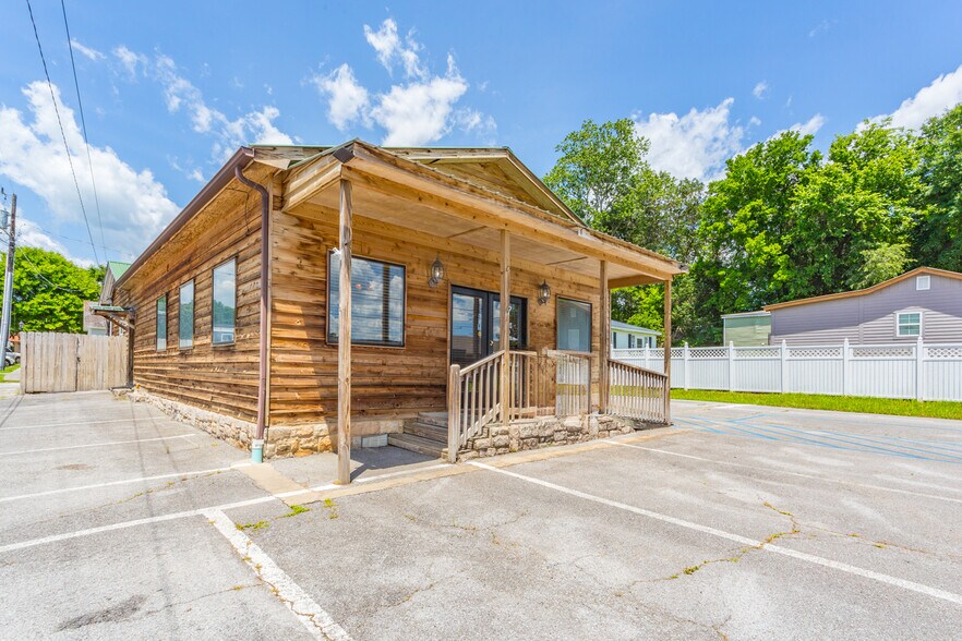 More Photos Of 505 W 9th St, Chickamauga Fast Food For Sale