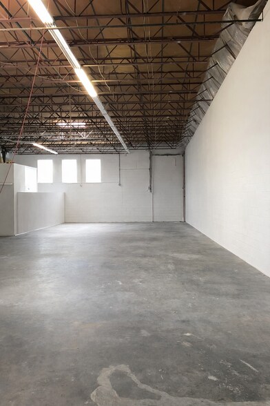 More Photos Of 3415-3501 Windom Rd, Brentwood Warehouse For Lease