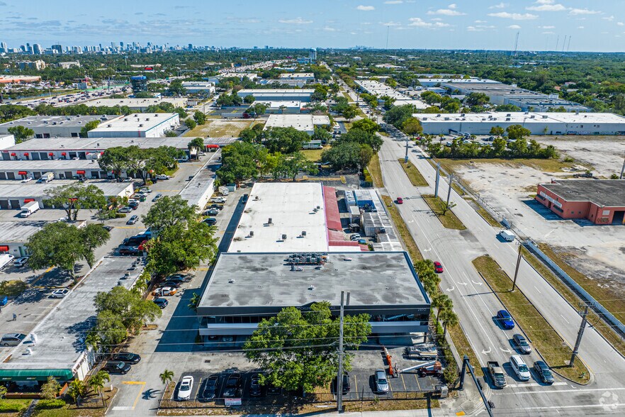 More Photos Of 2870 Stirling Rd, Hollywood Light Distribution For Sale