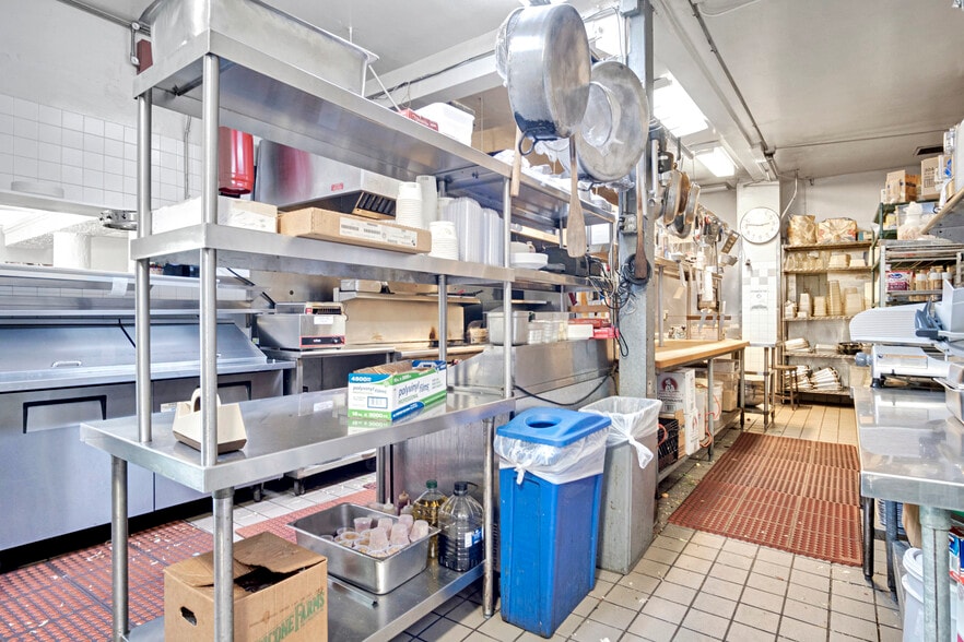 More Photos Of 2214 Stoner Ave, Los Angeles Freestanding For Sale