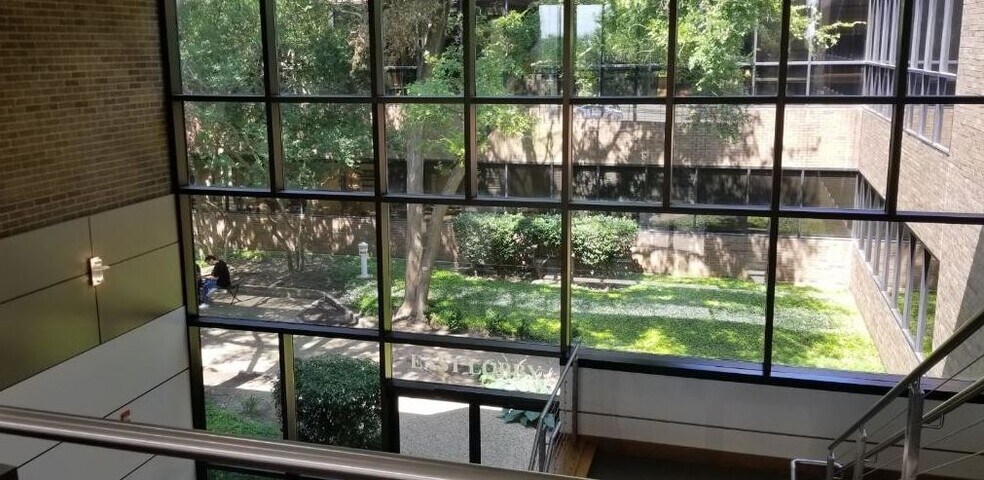 More Photos Of 1101 E Arapaho Rd, Richardson Office Residential For Lease