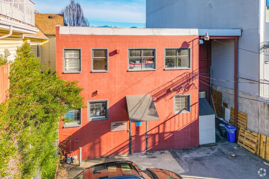More Photos Of 124 W 8th Ave, Vancouver Medical For Lease
