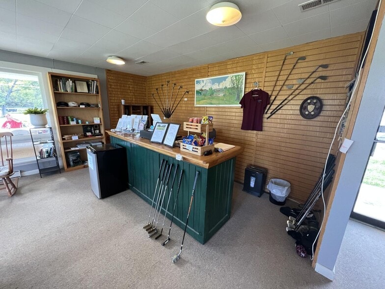 More Photos Of 6303 Williamson Rd, Roanoke Golf Course Driving Range For Sale