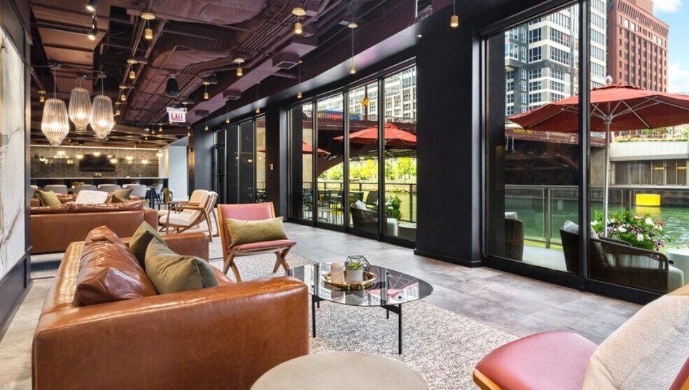 More Photos Of 150 N Wacker Dr, Chicago Office For Lease