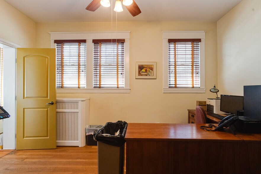 More Photos Of 407 W Pennsylvania Ave, Towson Office For Sale