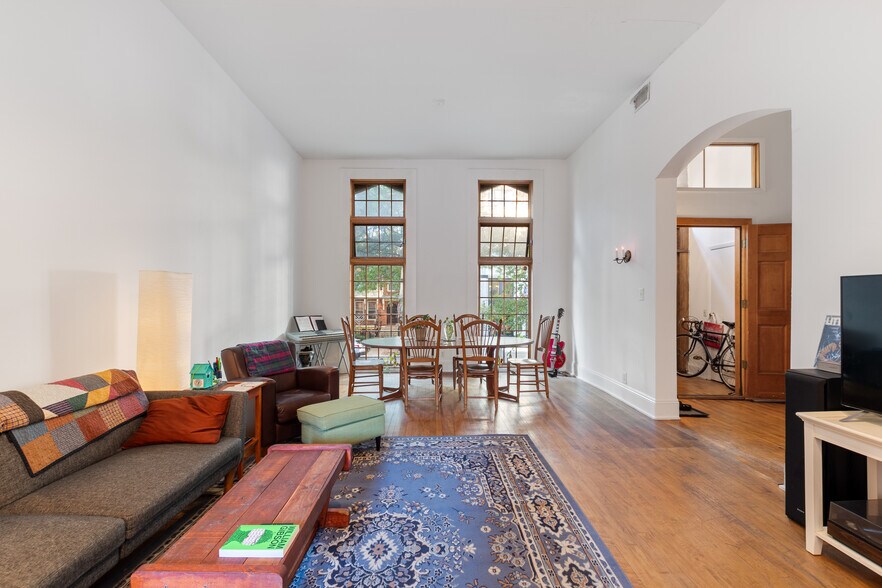 More Photos Of 1239 N Dearborn St, Chicago Apartments For Sale
