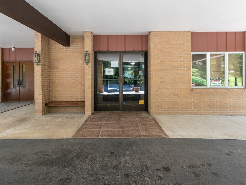More Photos Of 60 Phifer St, Asheville Medical For Sale