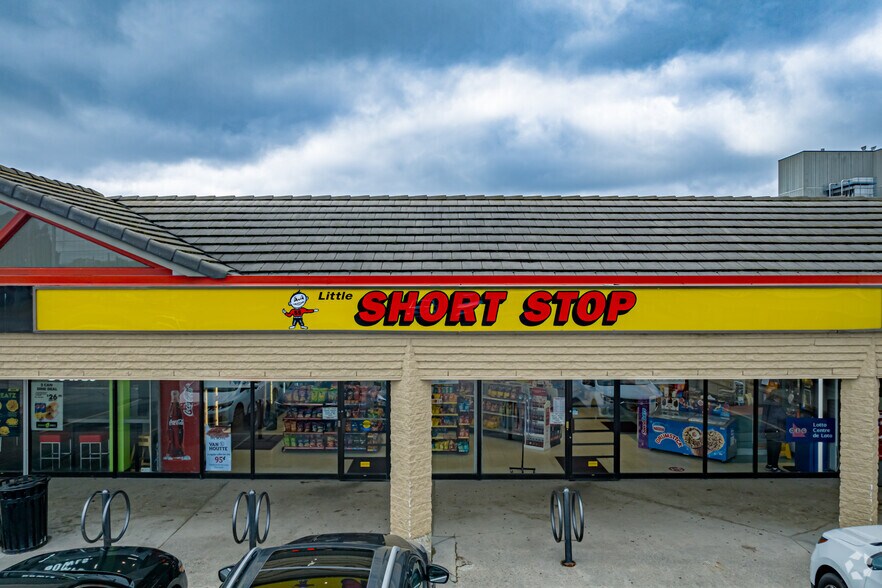 More Photos Of 666 Woolwich St, Guelph Convenience Store For Lease