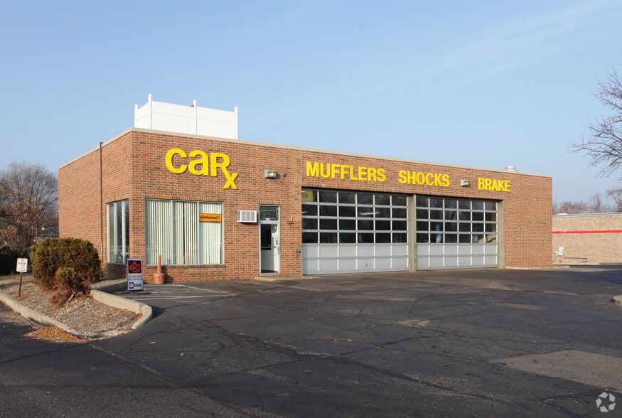 Primary Photo Of 8640 Lyndale Ave S, Bloomington Auto Repair For Sale
