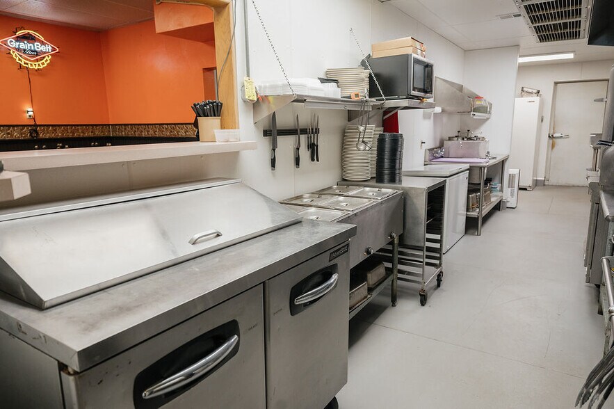 More Photos Of 510 Main St, Ormsby Restaurant For Sale