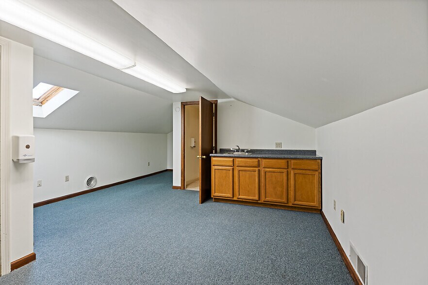 More Photos Of 208 College Ave, Waterville Office For Lease