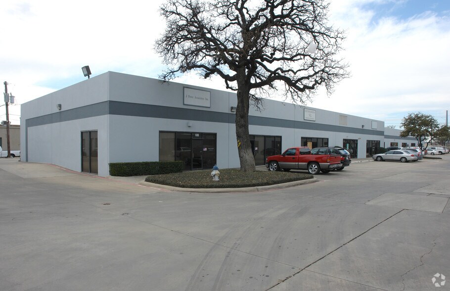 More Photos Of 11056 Shady Trl, Dallas Unknown For Lease