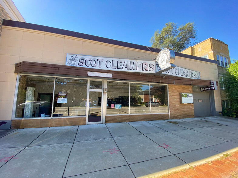 Primary Photo Of 3012 Central St, Evanston Storefront For Lease