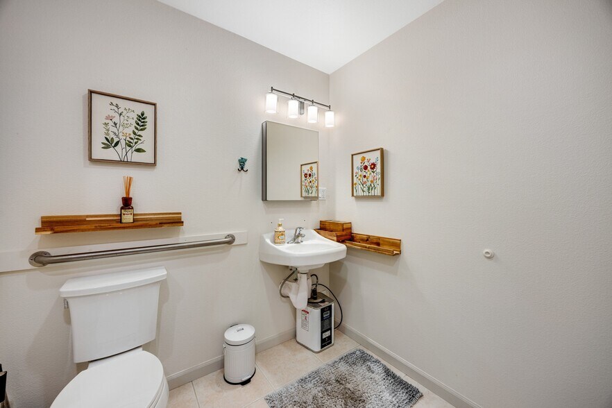More Photos Of 129 Lower Pacific Dr, Whitethorn General Retail For Sale