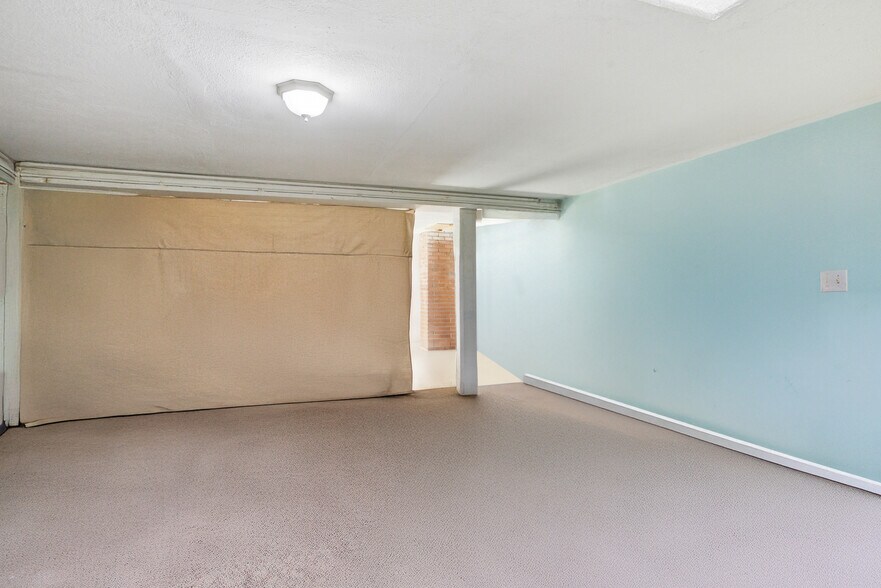 More Photos Of 657 E Main St, Cottage Grove Restaurant For Sale